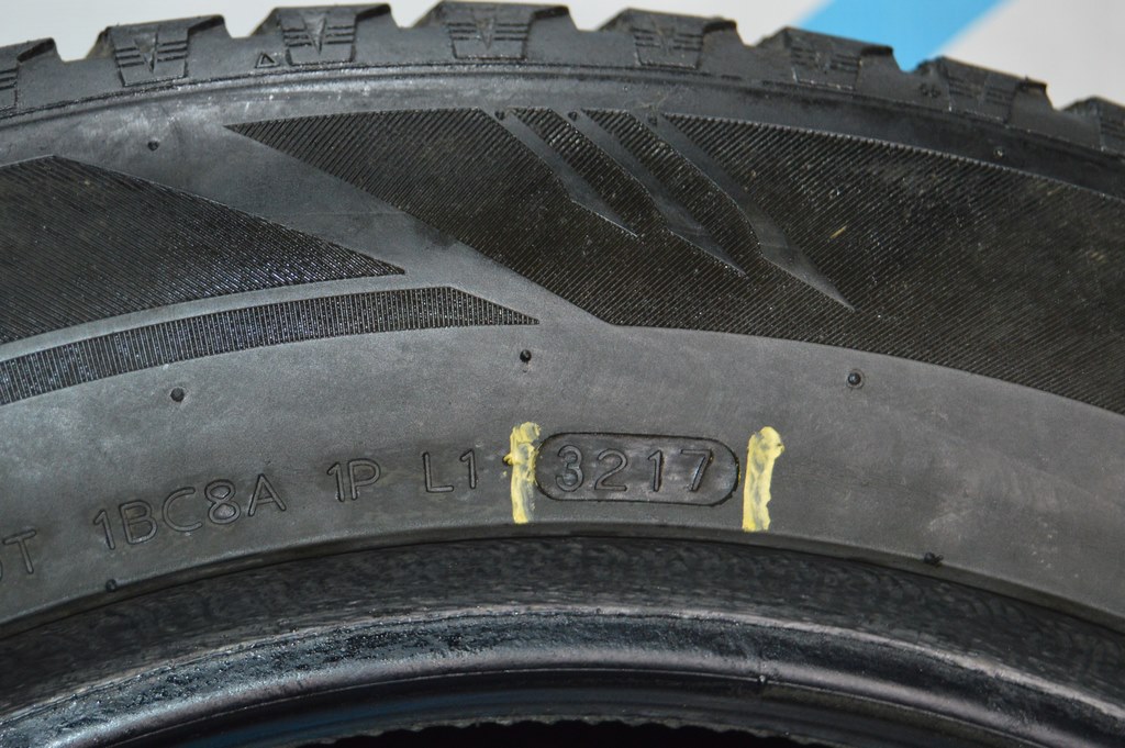 Шина 4шт (комплект) R18 255/55 LAUFENN I FIT ICE зима 32/17 год Acura MDX 07-09 (01) 5.5mm — фото 3
