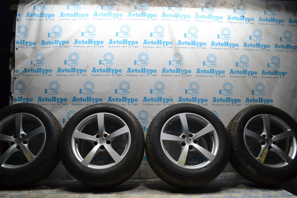 Шина 4шт (комплект) R18 235/60 х2шт R18 255/50 х2шт GOODYEAR ULTRA GRIP 20г 6-7мм зима Macan
