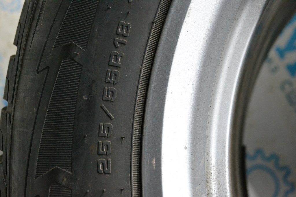 Шина 4шт (комплект) R18 235/60 х2шт R18 255/50 х2шт GOODYEAR ULTRA GRIP 20г 6-7мм зима Macan — фото 4