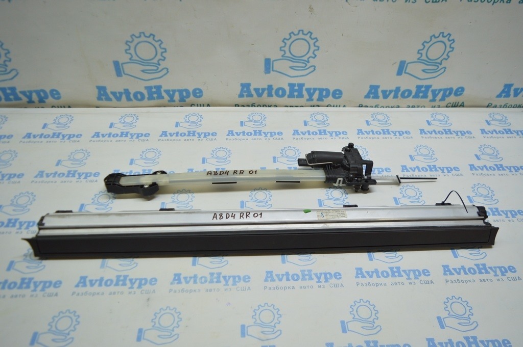 Шторка двери задней правой Audi A8 D4 10-17 Long