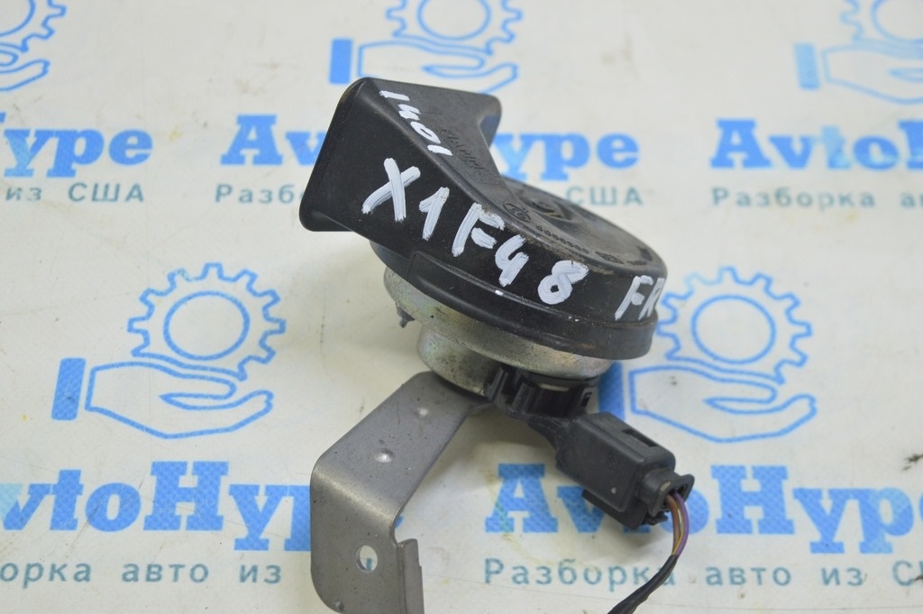 Сигнал low BMW X1 F48 16-22 с кронштейном, без провода
