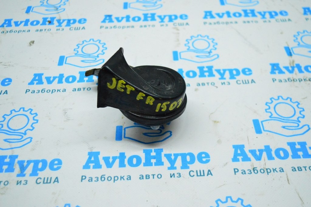 Сигнал низкий прав VW Jetta 11-18 USA (03) трещинка