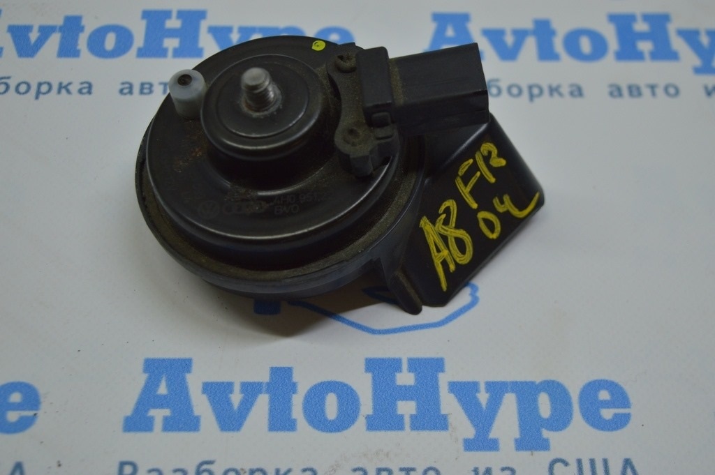 Сигнал правый высокий Audi A8 D4 10-17