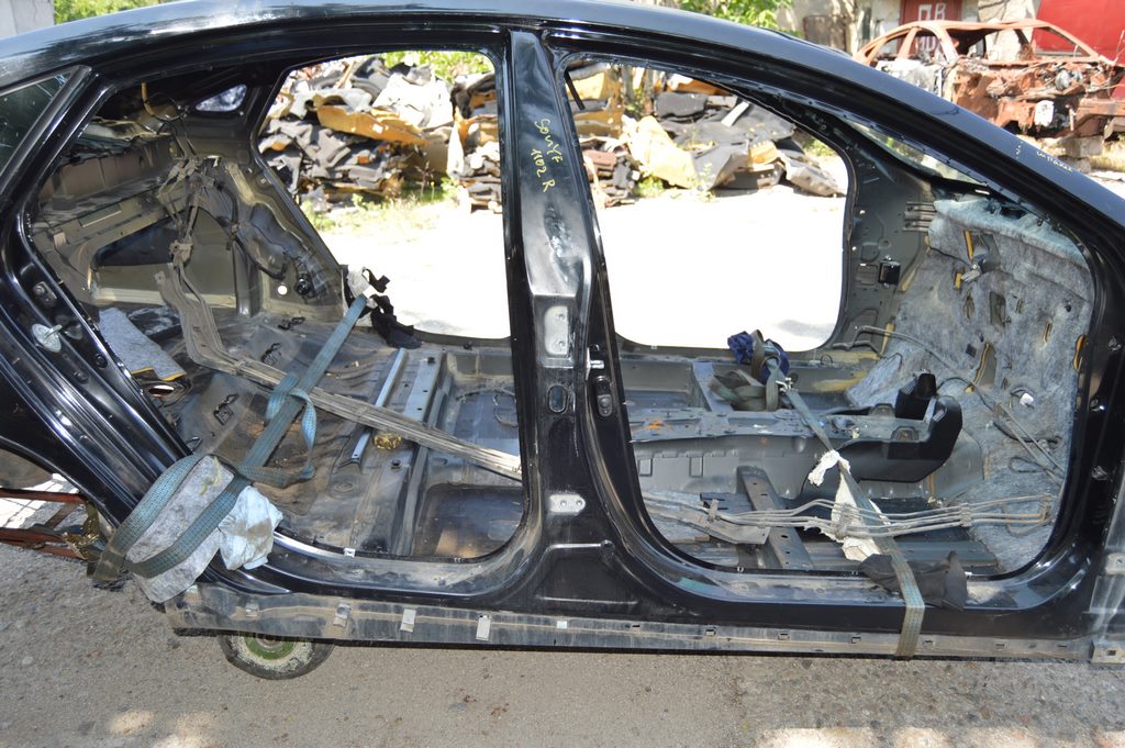 Скоба замка двери передняя правая Hyundai Sonata 11-15
