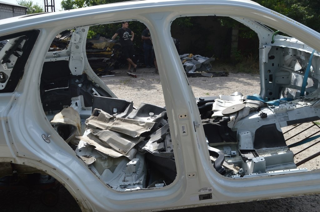 Скоба замка двери VW Touareg 18-