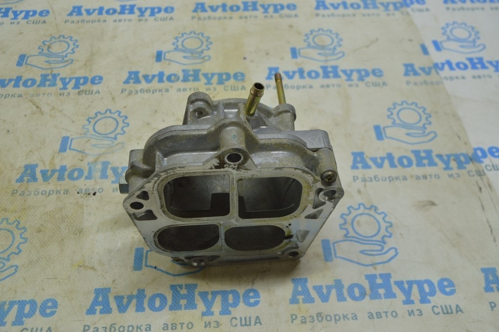 Соединитель шлангов на впускном коллекторе Lexus RX330 04-06