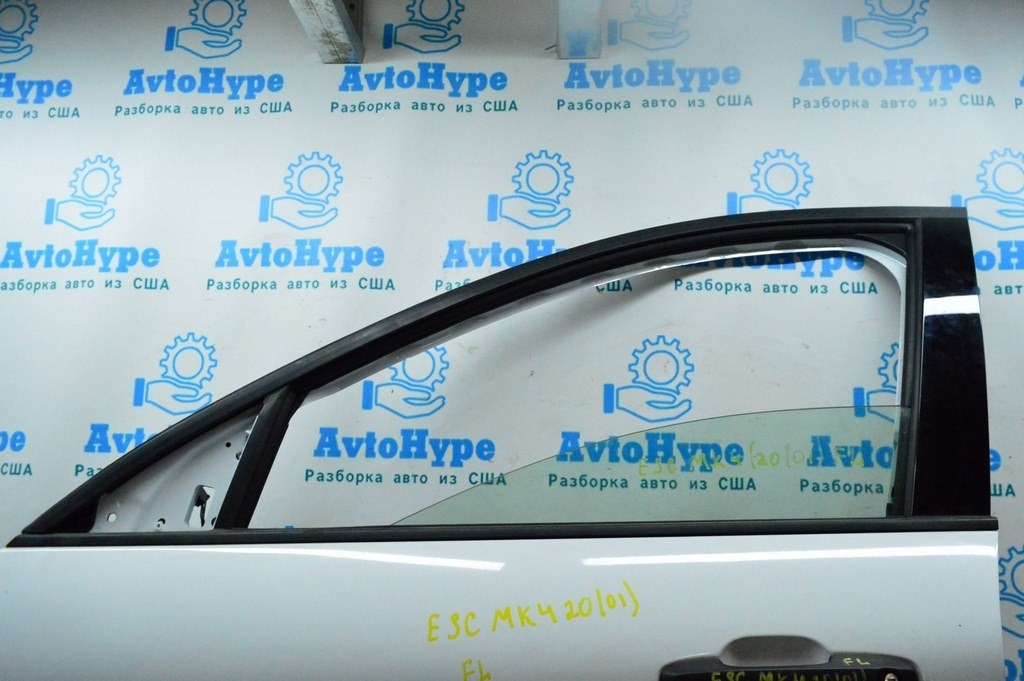 Стекло двери перед лев Ford Escape MK4 20- (01)