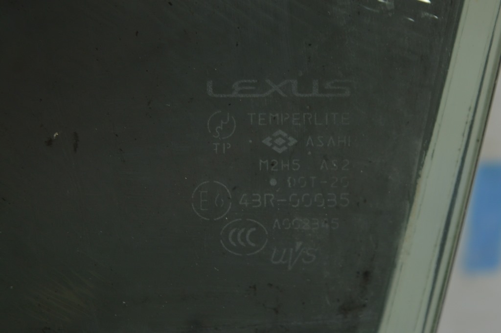 Стекло двери передней левой Lexus GS300 GS350 GS430 GS450h 06-11 (01) царапина — фото 3