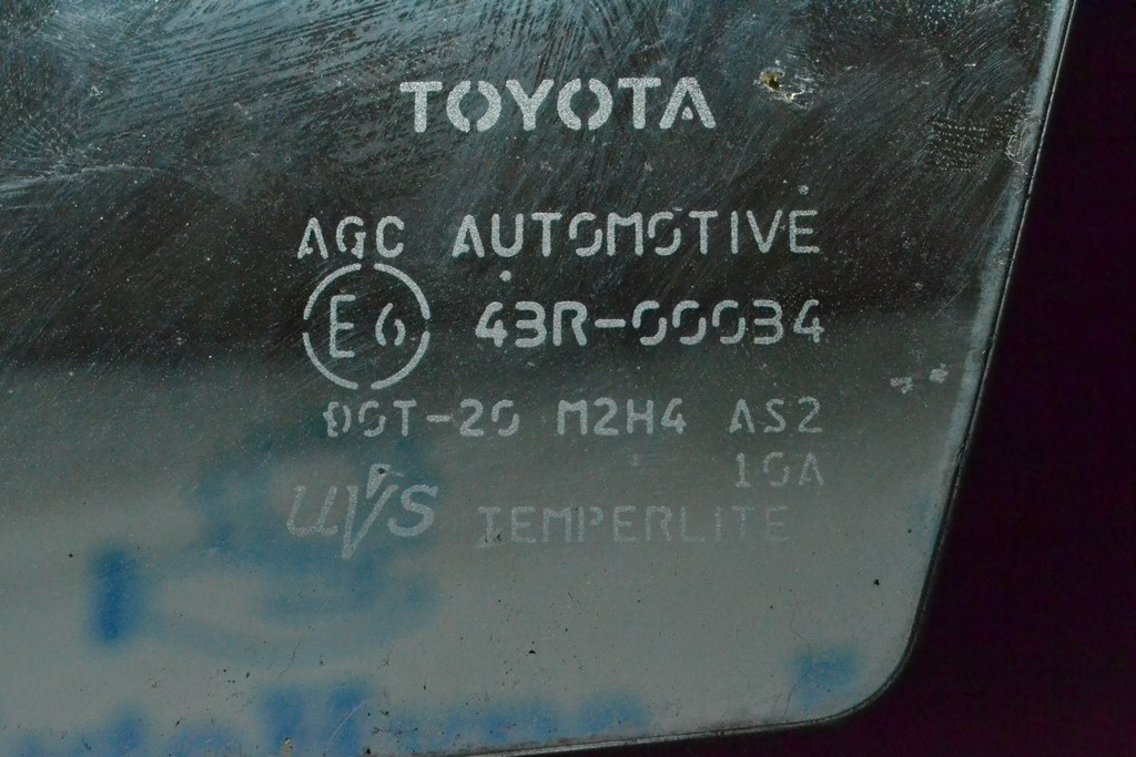 Стекло двери треугольник перед лев Toyota C-HR 18-23 — фото 3