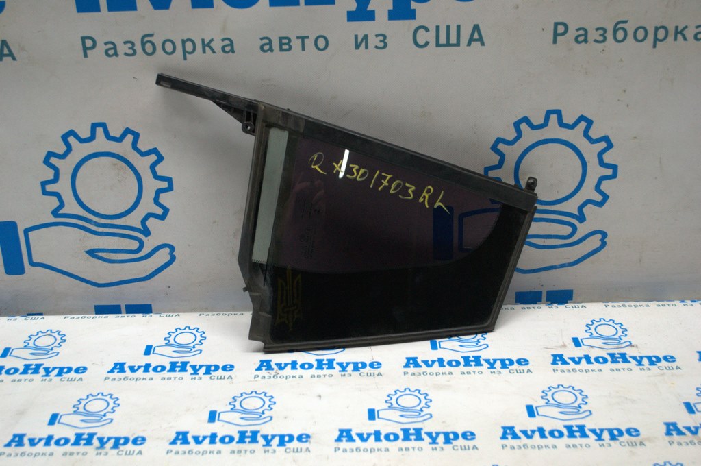 Стекло двери треугольник зад лев Infiniti QX30 17-