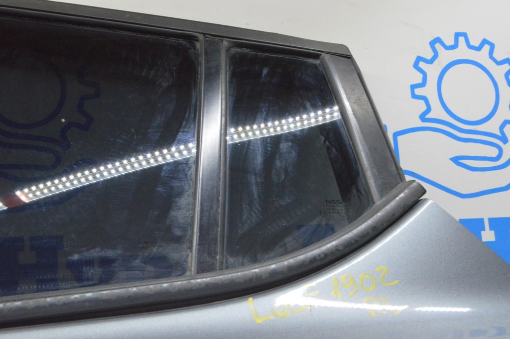 Стекло двери треугольник заднее левое Nissan Leaf 18-24