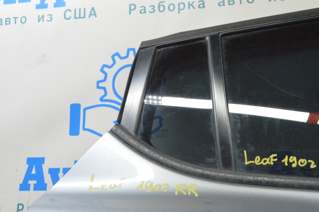 Стекло двери треугольник заднее правое Nissan Leaf 18-24