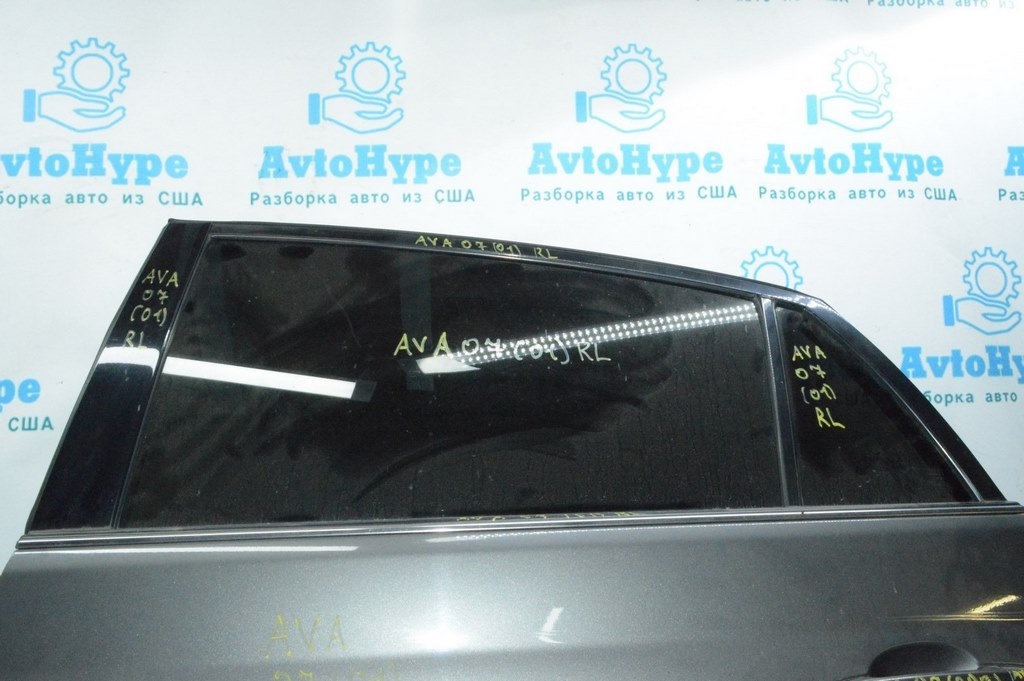 Стекло двери зад лев Toyota Avalon 05-12