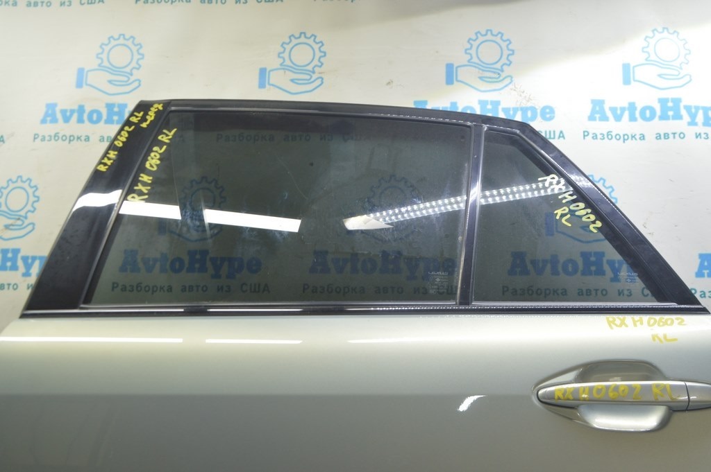 Стекло двери задней левой Lexus RX300 RX330 RX350 RX400h 04-09