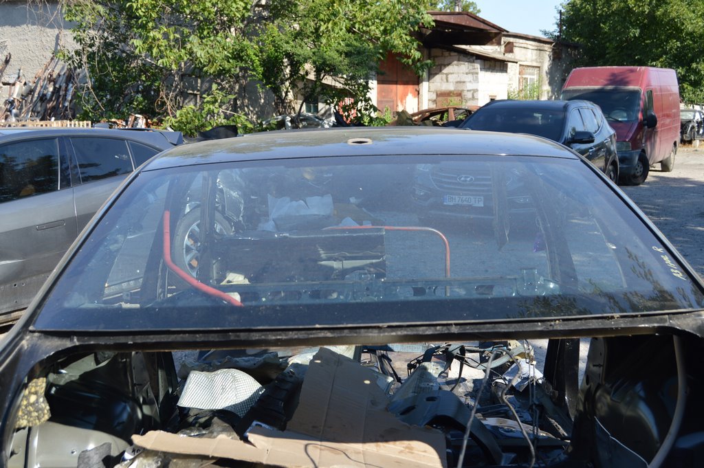 Стекло заднее Audi A3 8V 15-20 4d, 5d, без тонировки, подогрев (02)