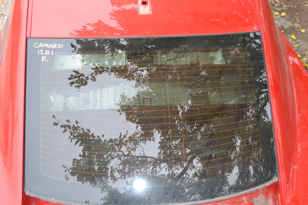 Стекло заднее Chevrolet Camaro 10-15 (01)