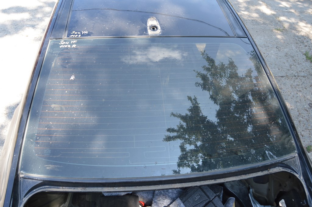 Стекло заднее Hyundai Sonata 11-15 (02)