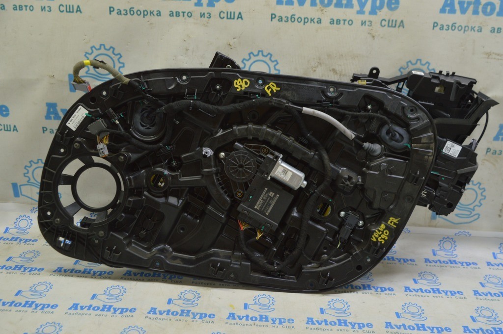 Стеклоподъемник с мотором и карторй передней правой двери Volvo S90 16-