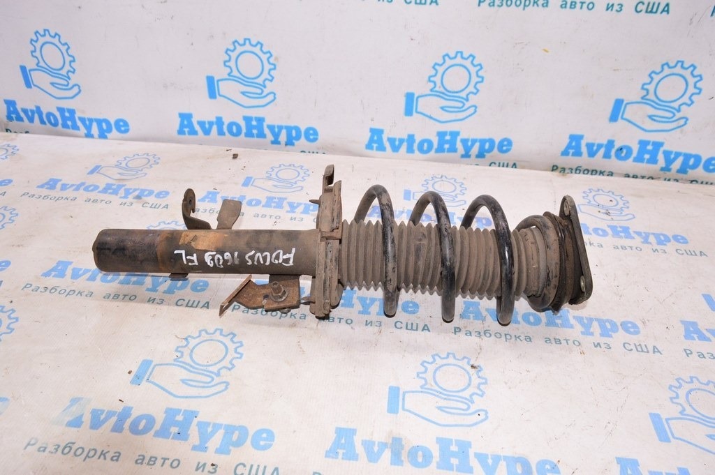 Стойка амортизатора в сборе перед лев Ford Focus mk3 11-18 (03)
