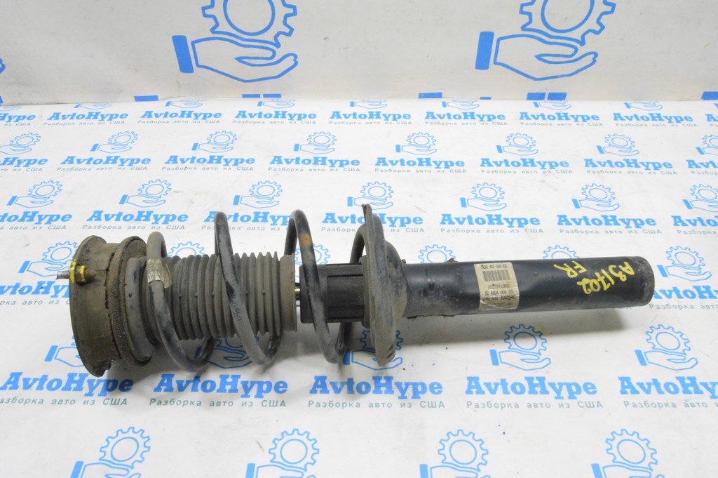 Стойка амортизатора в сборе передняя правая Audi A3 8V 15-20 4d, 5d (02)