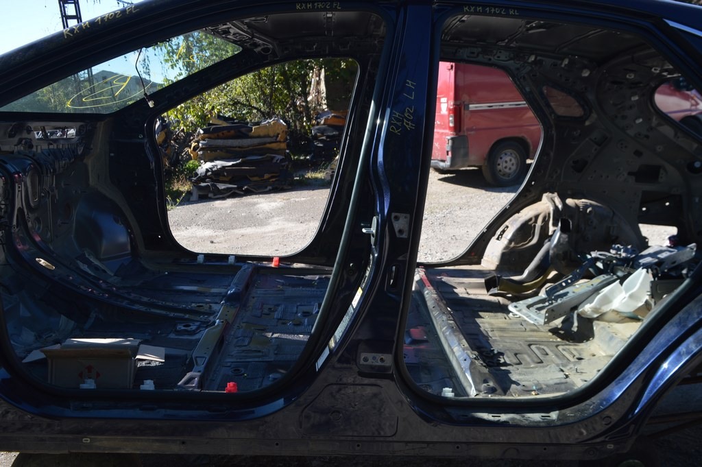 Стойка кузова центральная левая Lexus RX350 RX450h 16-22 (02)