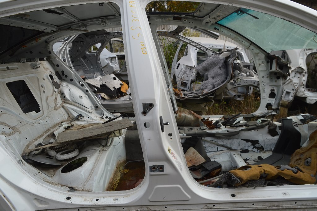 Стойка кузова центральная правая Lexus GS300 GS350 GS430 GS450h 06-11 (01)
