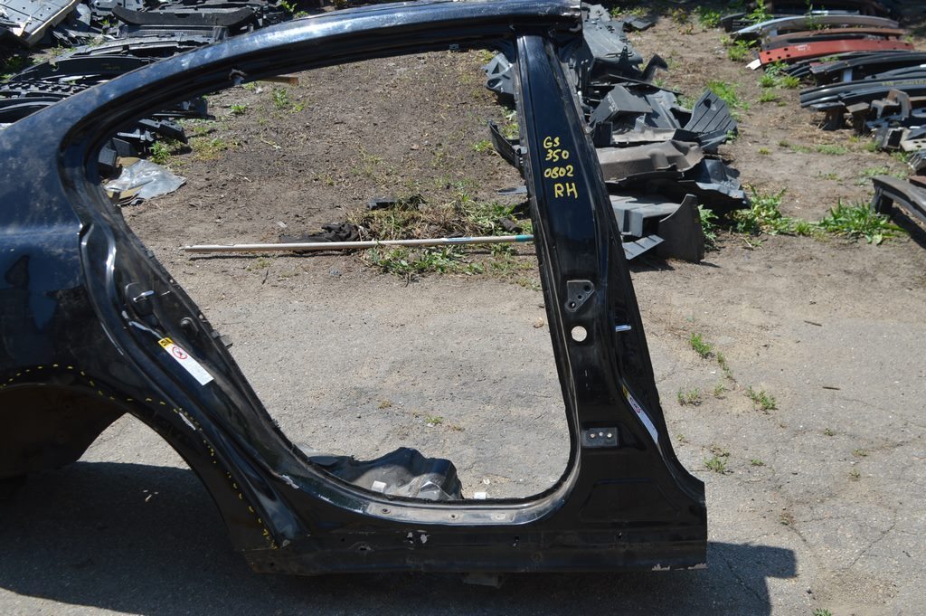 Стойка кузова центральная правая Lexus GS300 GS350 GS430 GS450h 06-11 (02) черная, не стандарт