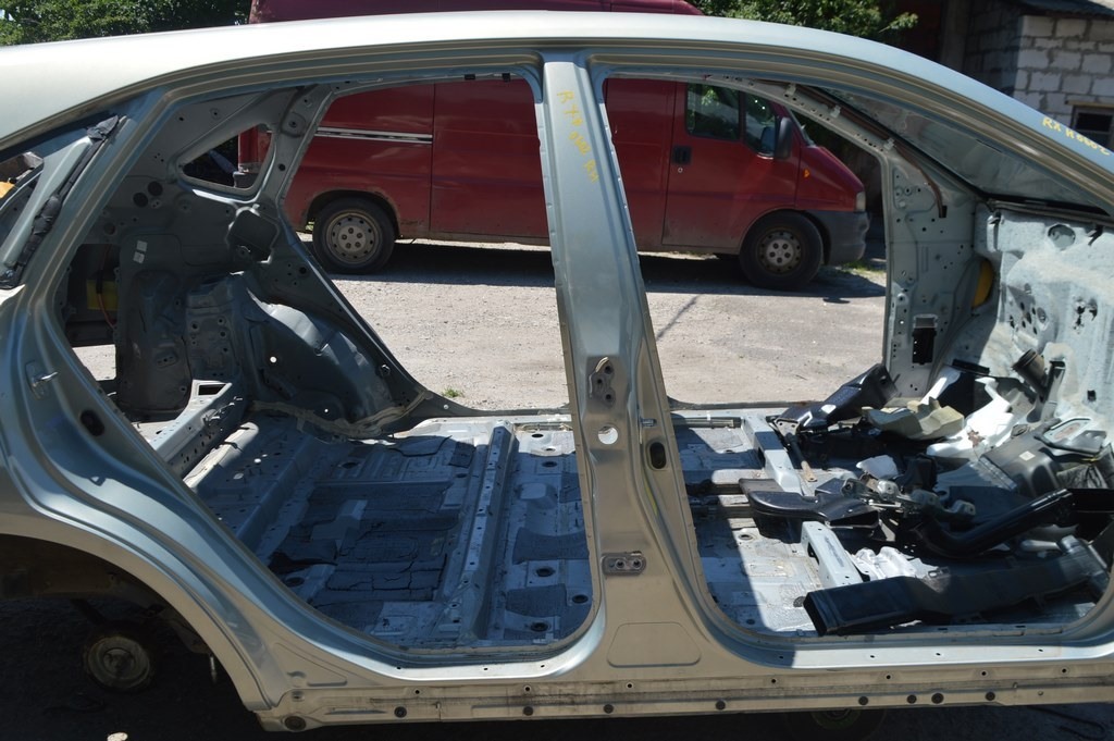 Стойка кузова центральная правая Lexus RX300 RX330 RX350 RX400H 04-09 (02) серебро