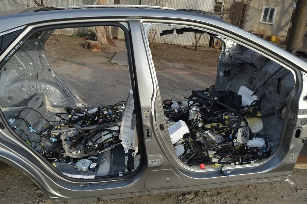 Стойка кузова центральная правая Lexus RX350 RX450h 16-22