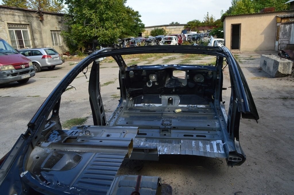 Стойка кузова центральная правая Tesla Model 3 18- на кузове (01) — фото 3