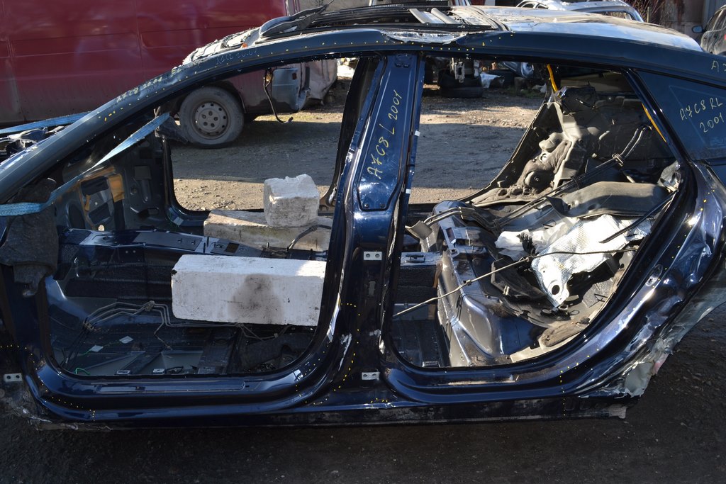 Стойка кузовная центральная левая Audi A7 C8 19-25 (01) примята