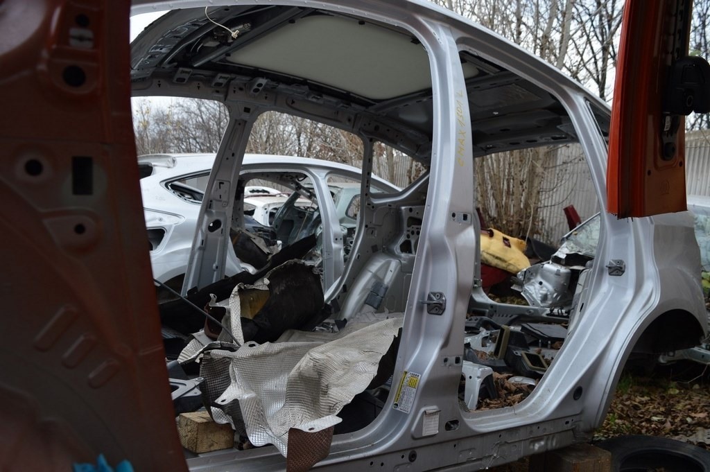 Стойка кузовная центральная левая Ford C-max MK2 13- (01) цвет UX