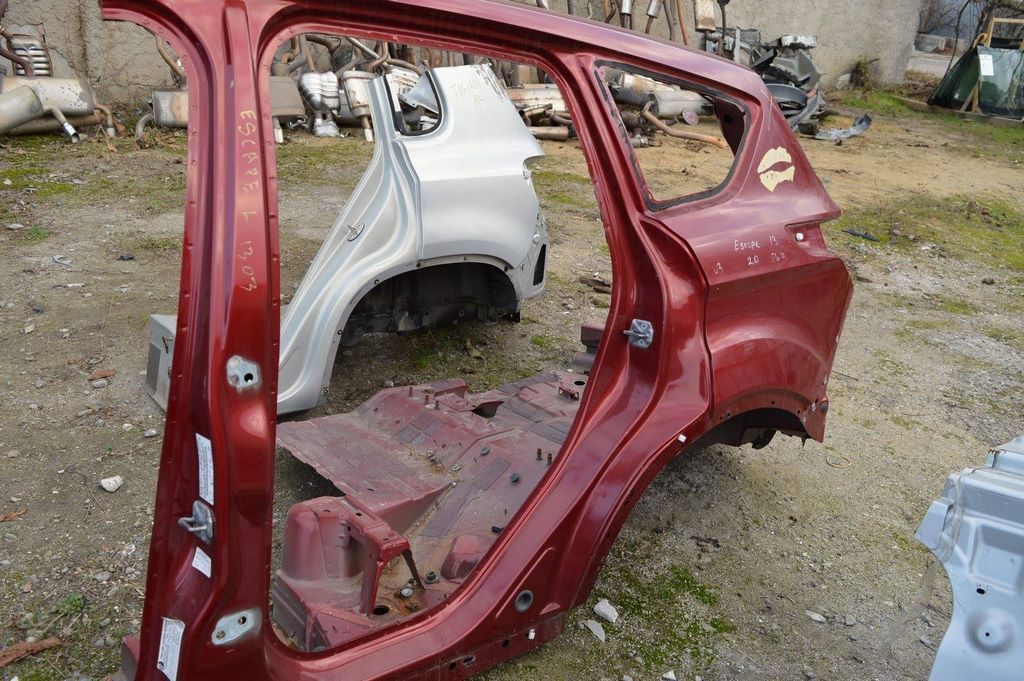 Стойка кузовная центральная левая Ford Escape MK3 13- (03) красный цвет с батоном — фото 2
