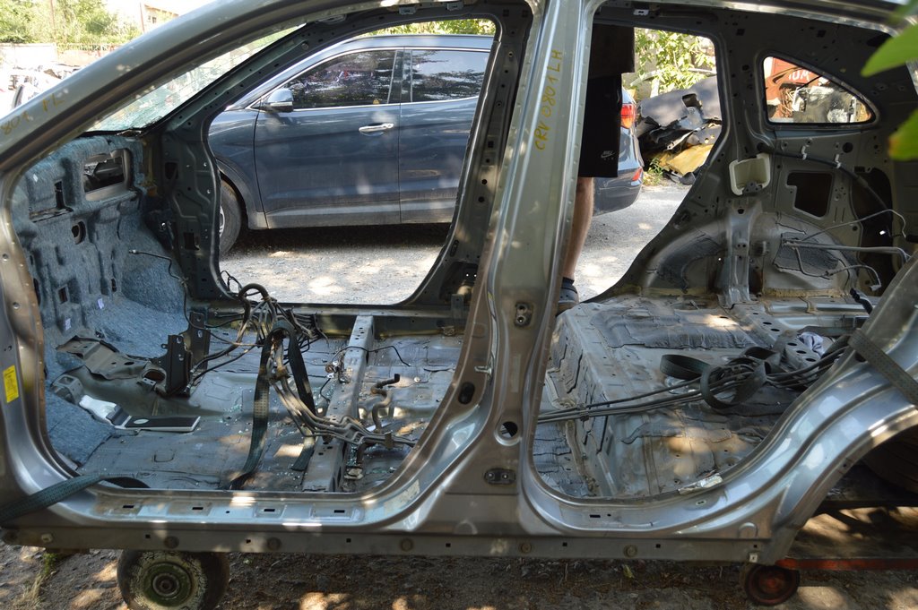 Стойка кузовная центральная левая Honda CRV 07-11 (01) серебро