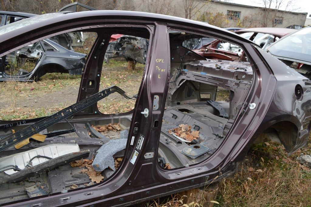 Стойка кузовная центральная левая Kia Optima 11-15 (01) бордовая,отрезана по стандарту