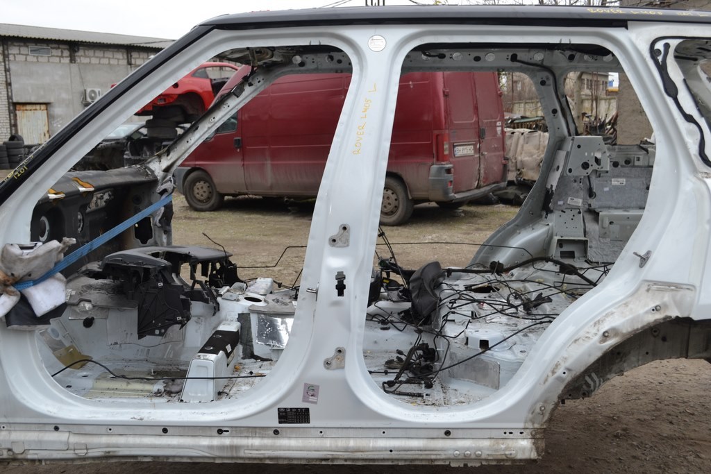 Стойка кузовная центральная левая Land Rover Range Rover L405 13-17 (01) белая