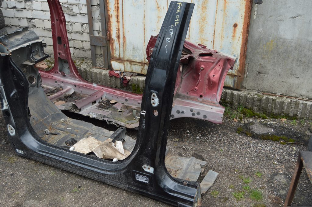Стойка кузовная центральная левая Subaru Forester 14-18 SJ (01) черный цвет — фото 3