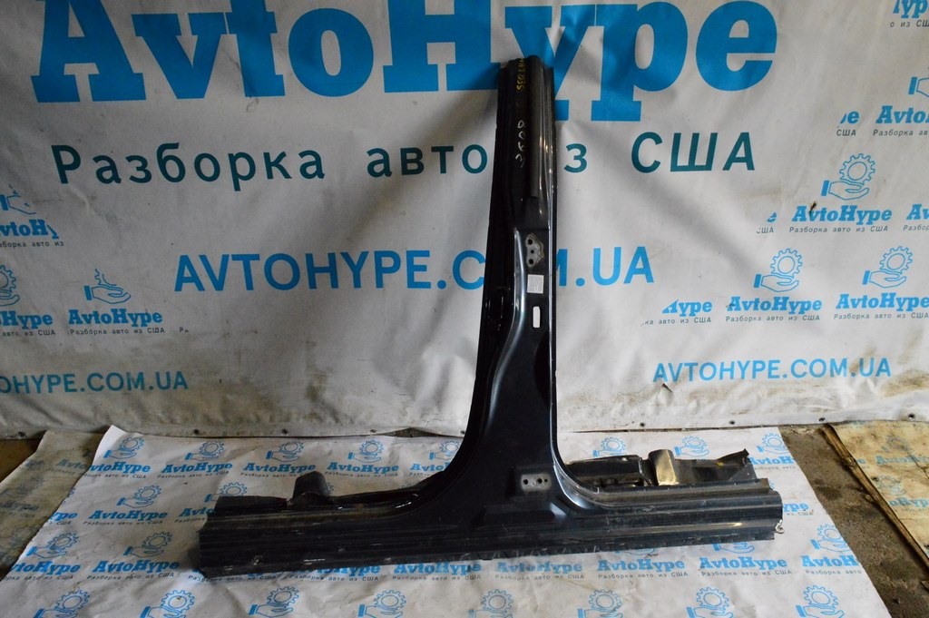 Стойка кузовная центральная левая Toyota Sequoia 2008-2022 (01)