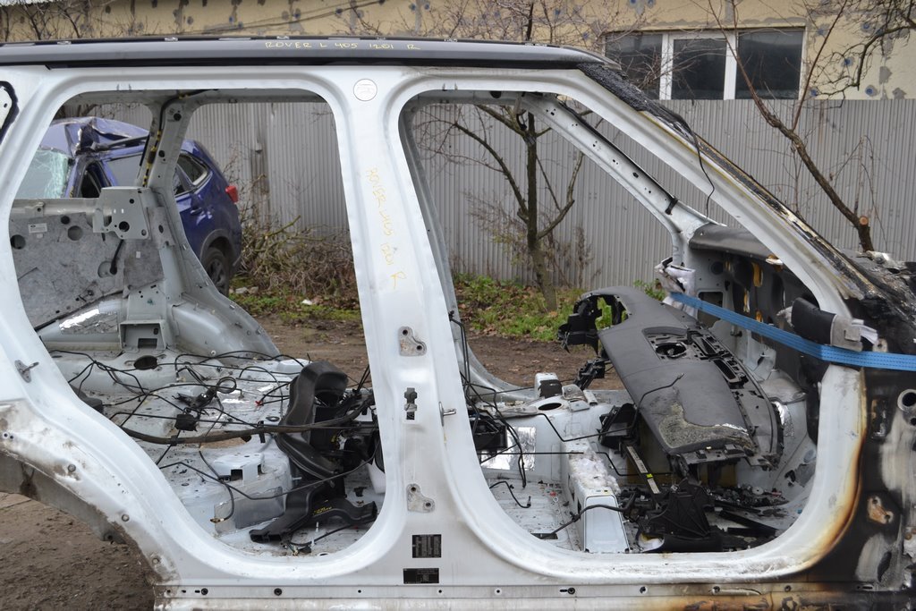Стойка кузовная центральная правая Land Rover Range Rover L405 13-17 (01) белая