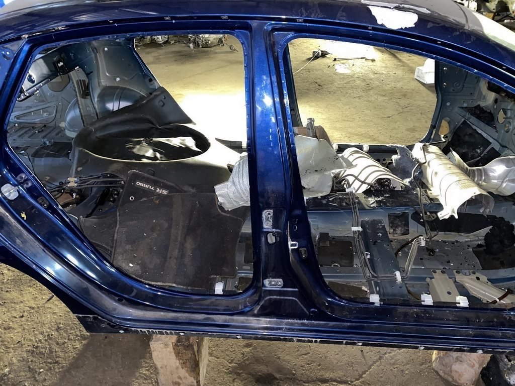 Стойка кузовная центральная правая Nissan Sentra 15-19 (01) синий цвет RAY