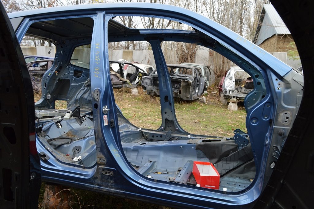 Стойка кузовная центральная правая Subaru Forester 14-18 SJ (04) синий цвет