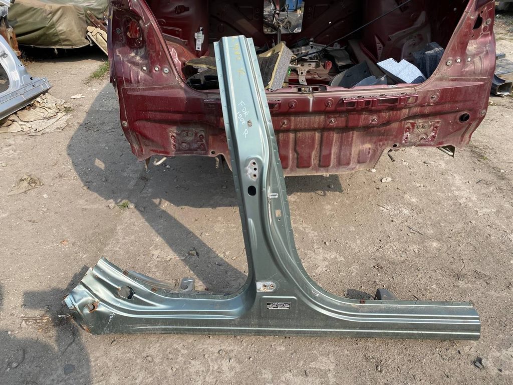 Стойка кузовная центральная правая Subaru Forester 14-18 SJ оливка цвет H5Q (02) с порогом