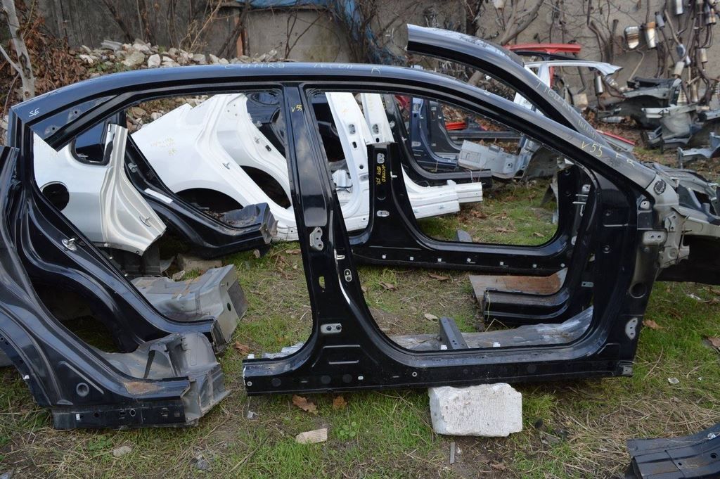 Стойка кузовная центральная правая Toyota Camry v55 15-17 usa (01)черн,с перед стойкой и батон