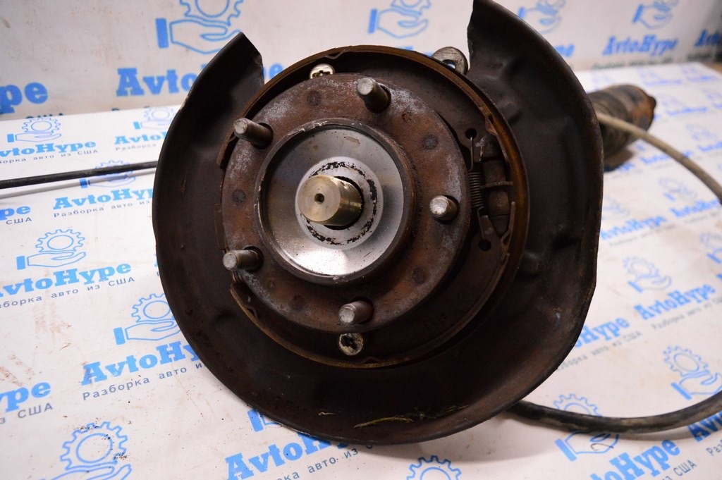 Ступица зад лев Toyota Sequoia 2008-2022 (01)
