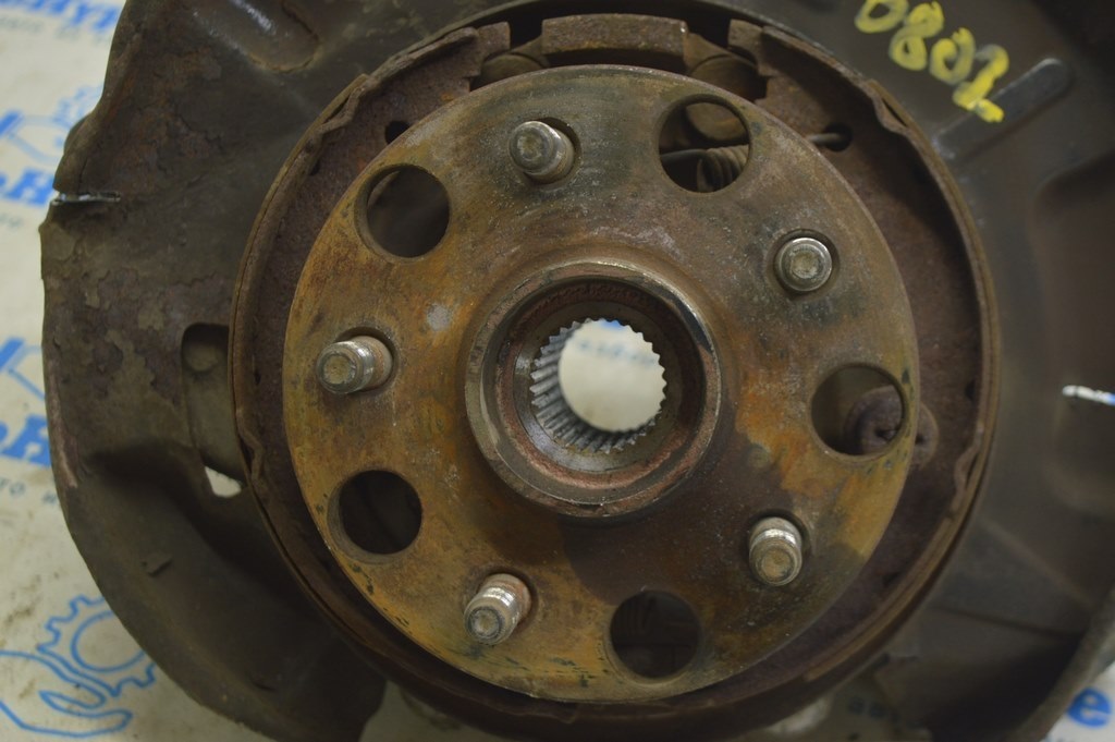 Ступица задняя левая Lexus GS300 GS350 GS430 GS450h 06-11 (02)