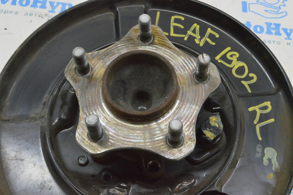 Ступица задняя левая Nissan Leaf 18- (02)