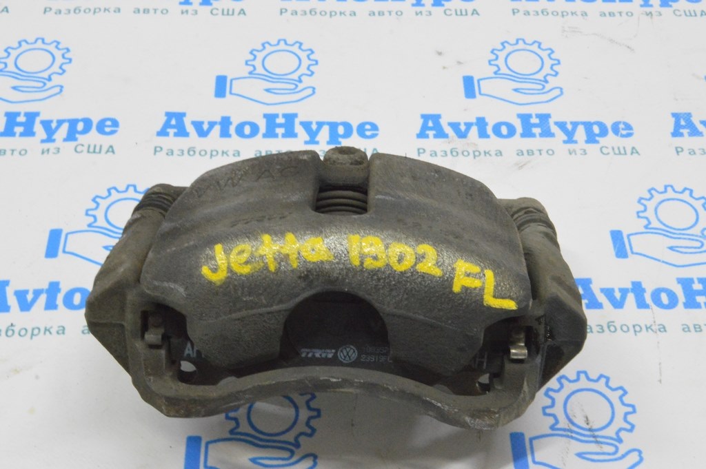 Суппорт перед лев VW Jetta 19-
