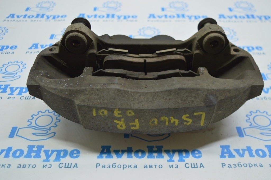 Суппорт перед прав Lexus LS460 LS600h 07-12 4 поршня