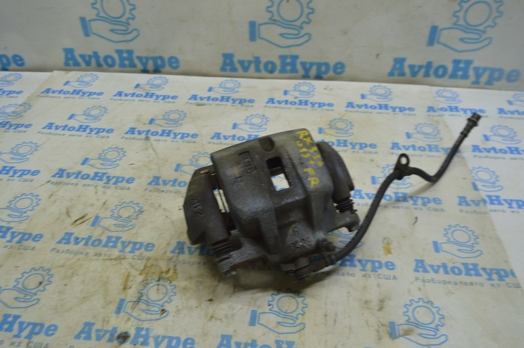 Суппорт передний левый Lexus RX300 RX330 RX350 RX400H 04-09 (01) пробег 32к идеал с колодками