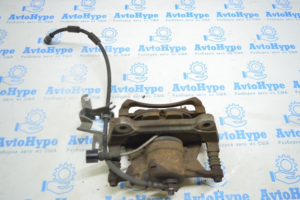 Суппорт передний правый Audi A3 8V 15-20 (01)